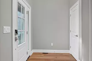 1132 Lochaven Cir, Hillsdale, MI 49242 - Photo 3