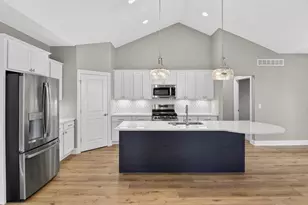 1132 Lochaven Cir, Hillsdale, MI 49242 - Photo 25