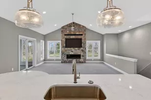 1132 Lochaven Cir, Hillsdale, MI 49242 - Photo 1