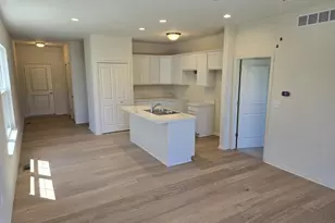 807 Plum Vlg Dr, Monroe, MI 48161 - Photo 3