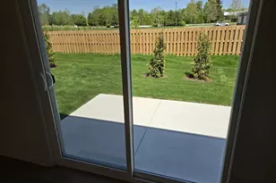 807 Plum Vlg Dr, Monroe, MI 48161 - Photo 7