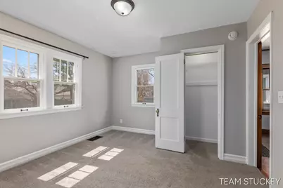 1124 Sibley Street NW, Grand Rapids, MI 49504 - Photo 11