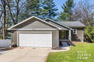 7511 Ravine Dr NE, Belding, MI 48809 - Photo 5