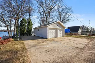 1017 E Hess Lake Dr, Grant, MI 49327 - Photo 29