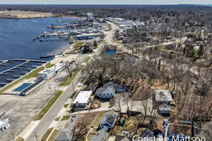 3229 Edgewater St, Muskegon, MI 49441 - Photo 9