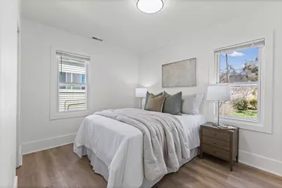 647 E Brockton Avenue, Madison Heights, MI 48071 - Photo 11