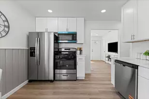 647 E Brockton Ave, Madison Heights, MI 48071 - Photo 9