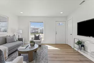 647 E Brockton Ave, Madison Heights, MI 48071 - Photo 5