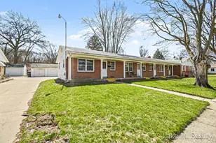 906 Belfield St SW, Wyoming, MI 49509 - Photo 1