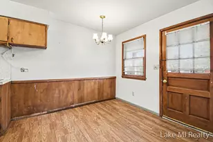 906 Belfield St SW, Wyoming, MI 49509 - Photo 3