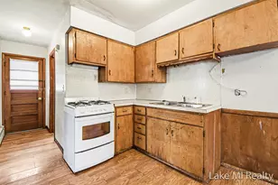 906 Belfield St SW, Wyoming, MI 49509 - Photo 9