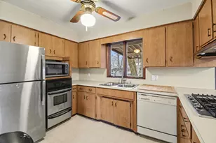 3835 Burlingame Ave SW, Wyoming, MI 49509 - Photo 11