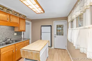 518 N State St, Ionia, MI 48846 - Photo 9