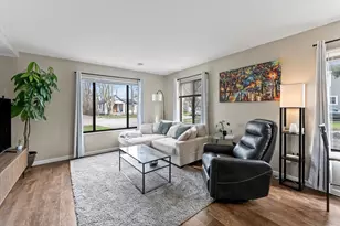 677 Karmada St, Plymouth, MI 48170 - Photo 5