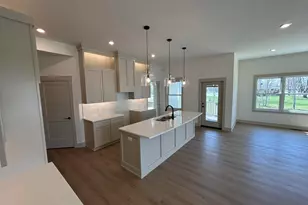 6748 Vriesland Xing, Zeeland, MI 49464 - Photo 3