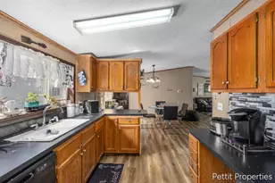 7062 Independence Ln SW, Grand Rapids, MI 49548 - Photo 3