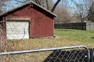 204 W Berry Ave, Lansing, MI 48910 - Photo 3