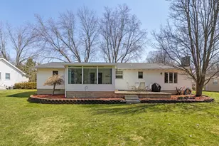 217 Southwoods Ave, Fremont, MI 49412 - Photo 5