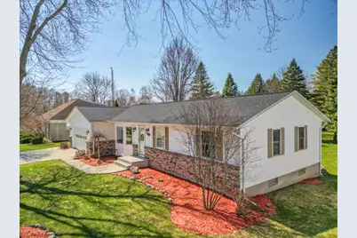 217 Southwoods Avenue, Fremont, MI 49412 - Photo 3