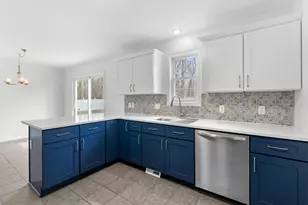 36029 Valley Dr, Paw Paw, MI 49079 - Photo 13