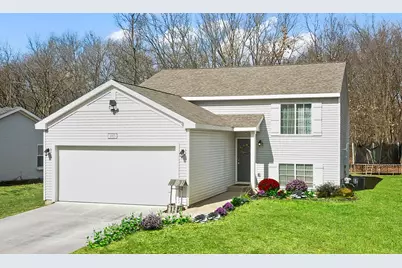 1015 Point Way, Lawton, MI 49065 - Photo 1