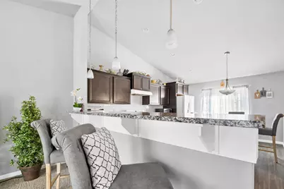 1015 Point Way, Lawton, MI 49065 - Photo 5