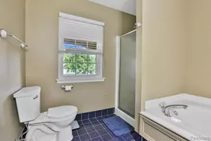 3288 Hickory Dr, Lake Orion, MI 48359 - Photo 9