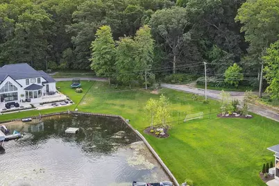 904 E Eagle Lake Drive, Kalamazoo, MI 49009 - Photo 3