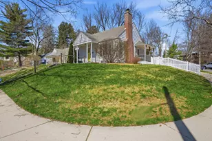 1102 Arborview Blvd, Ann Arbor, MI 48103 - Photo 3