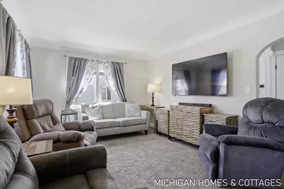 736 Lincoln Avenue, Holland, MI 49423 - Photo 3