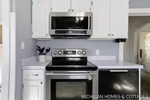 736 Lincoln Ave, Holland, MI 49423 - Photo 5