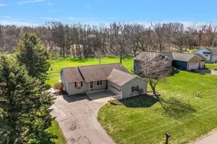 272 Fairway Ct, Plainwell, MI 49080 - Photo 37