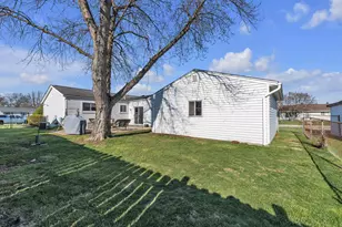 39345 Surrey Heights Ct, Westland, MI 48186 - Photo 37