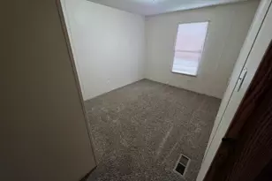 8260 Earls Ct, Kalamazoo, MI 49009 - Photo 3