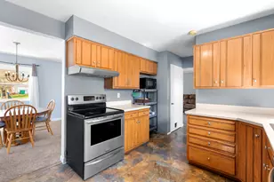 6733 Amberly St, Portage, MI 49024 - Photo 9