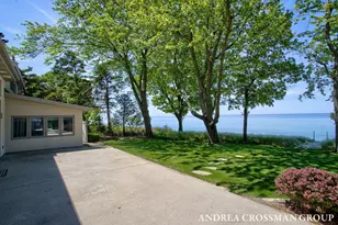 6129 Lakeshore Ave, West Olive, MI 49460 - Photo 3