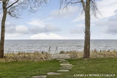 6129 Lakeshore Avenue, West Olive, MI 49460 - Photo 5