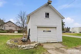 88 Muskegon St, Cedar Springs, MI 49319 - Photo 25