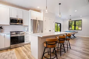 318 Edgell St, South Haven, MI 49090 - Photo 7