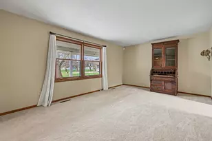 8905 Lori Ct, Portage, MI 49024 - Photo 9