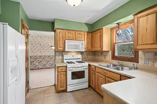 8905 Lori Ct, Portage, MI 49024 - Photo 7