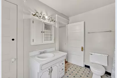 111 W Barnes Avenue, Lansing, MI 48910 - Photo 25