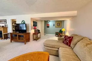 7108 Captiva Dr, Lansing, MI 48917 - Photo 29