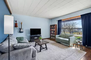 38 Lake St, Manistee, MI 49660 - Photo 3