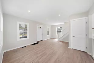 316 Carr St, Jackson, MI 49201 - Photo 5