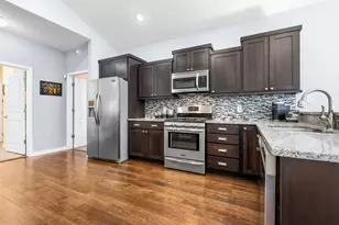 193 Minges Hills Dr, Battle Creek, MI 49015 - Photo 13