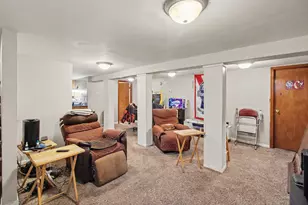 212 N Summit St, Ypsilanti, MI 48197 - Photo 5