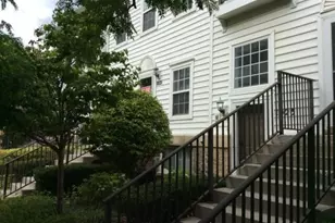 1021 Maiden Ln, Ann Arbor, MI 48105 - Photo 3