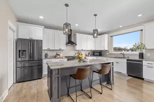 6317 Eaglewood Dr, Hudsonville, MI 49426 - Photo 9