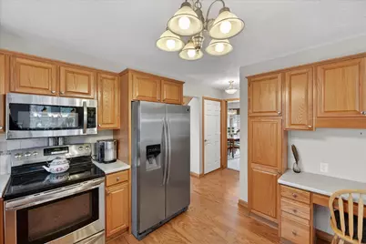 2116 Scenic Hills Drive, Jackson, MI 49201 - Photo 9